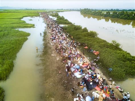 unhcr 2 billion kilometres to safety|Canadians invited to step in solidarity with refugees.